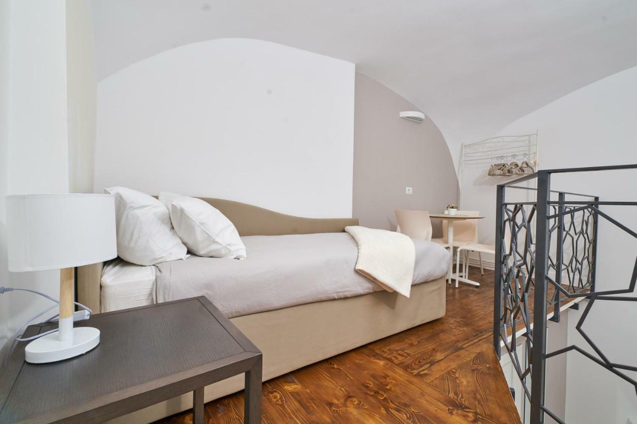 A Casa Del Principe Lt Bed & Breakfast Наполи Екстериор снимка