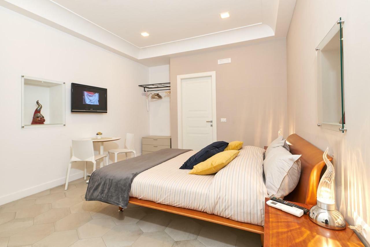A Casa Del Principe Lt Bed & Breakfast Наполи Екстериор снимка