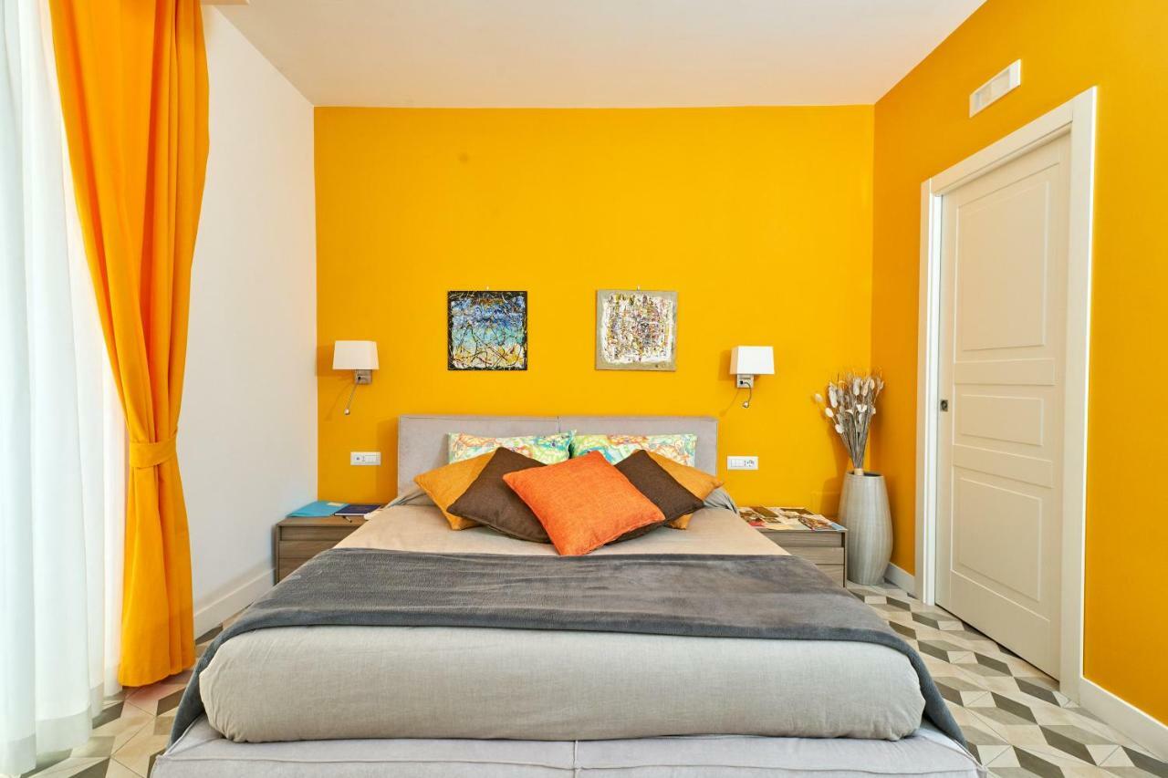 A Casa Del Principe Lt Bed & Breakfast Наполи Екстериор снимка