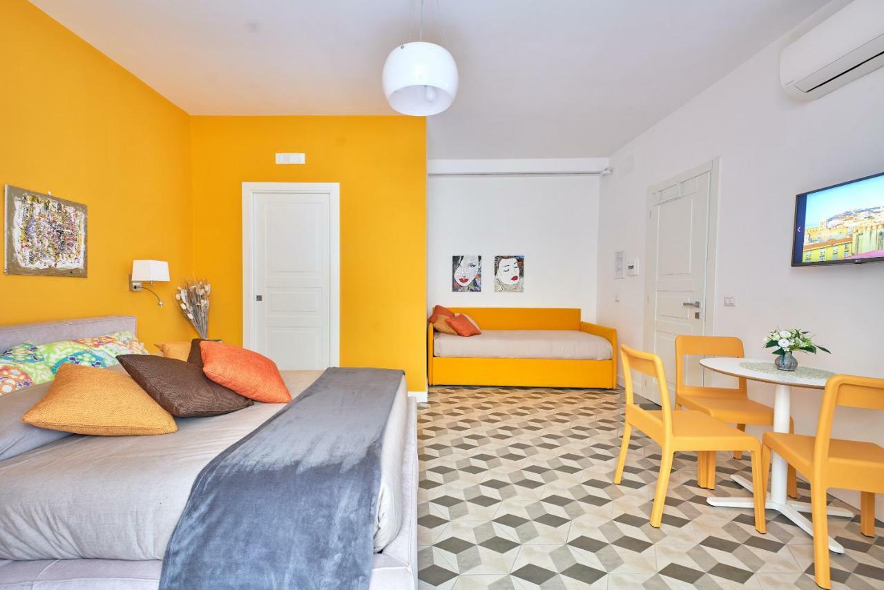 A Casa Del Principe Lt Bed & Breakfast Наполи Екстериор снимка