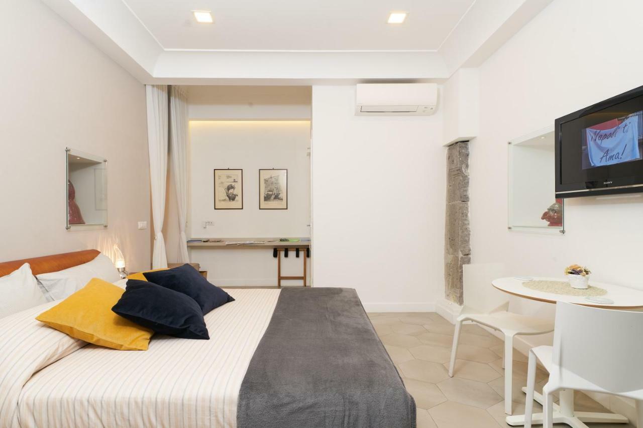 A Casa Del Principe Lt Bed & Breakfast Наполи Екстериор снимка